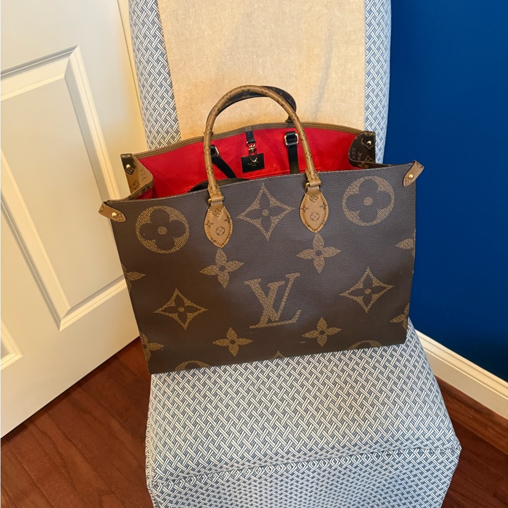 Louis Vuitton Brown and Red Monogram Tote On the go- excellent condition